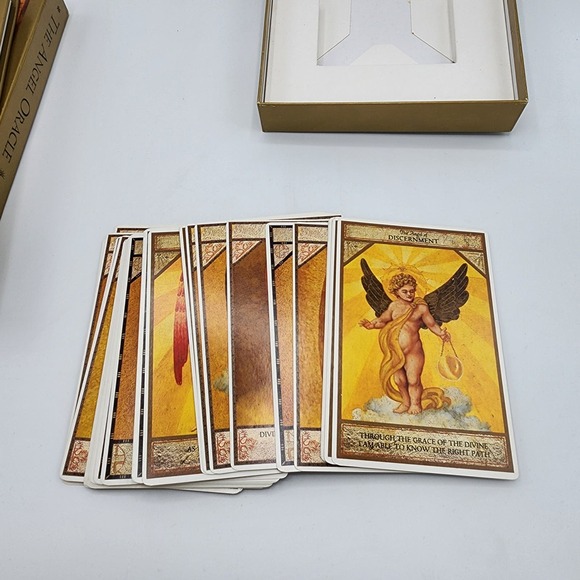 The Angel Oracle working with the Angels for guidance inspiration & love tarot - Picture 8 of 12